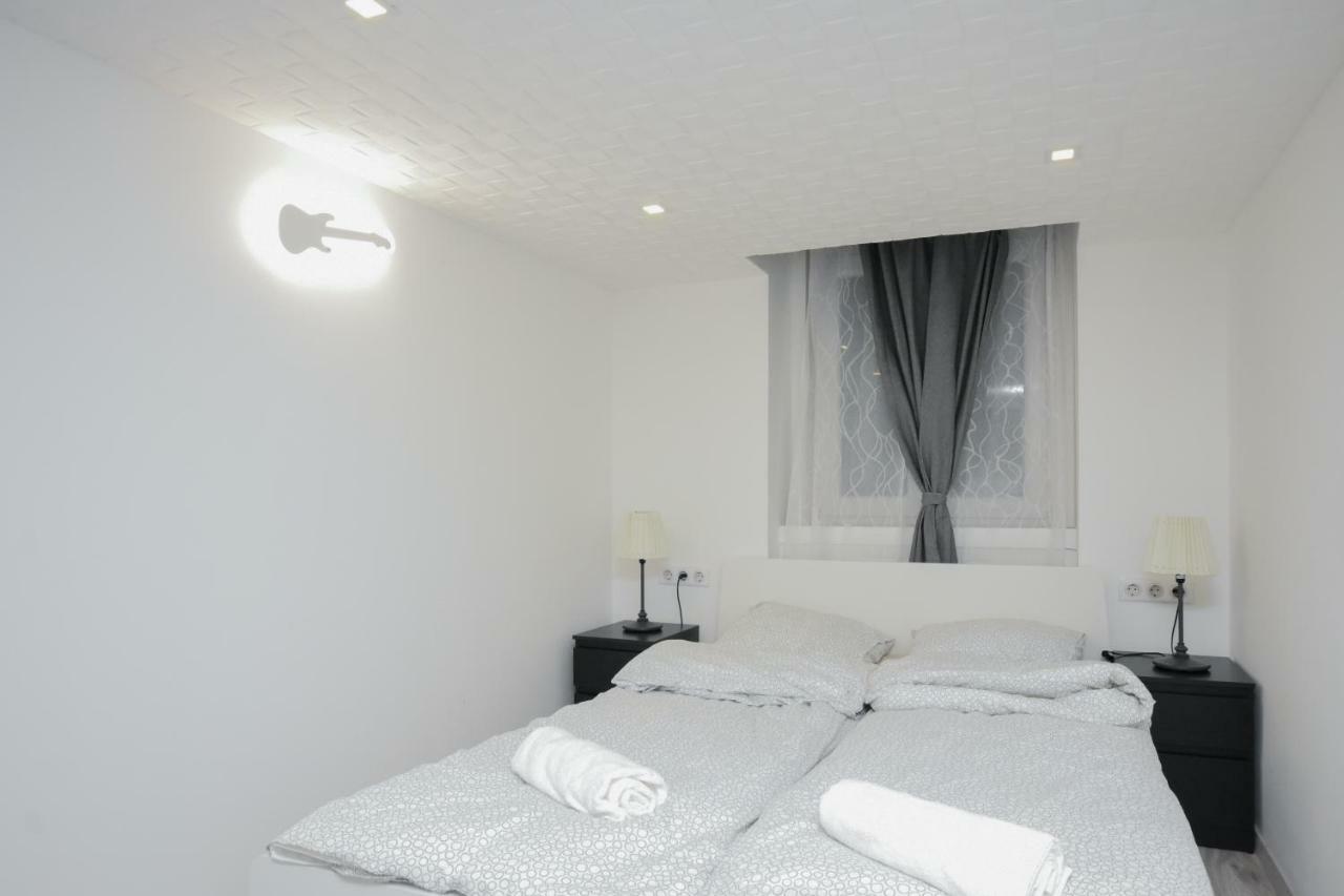 Apartman Modern Design In The Center *